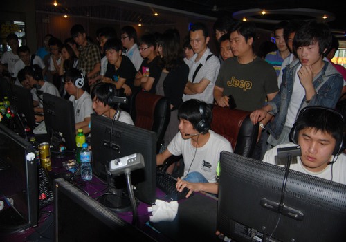 LPL官网显示：Breathe不在RNG大名单内