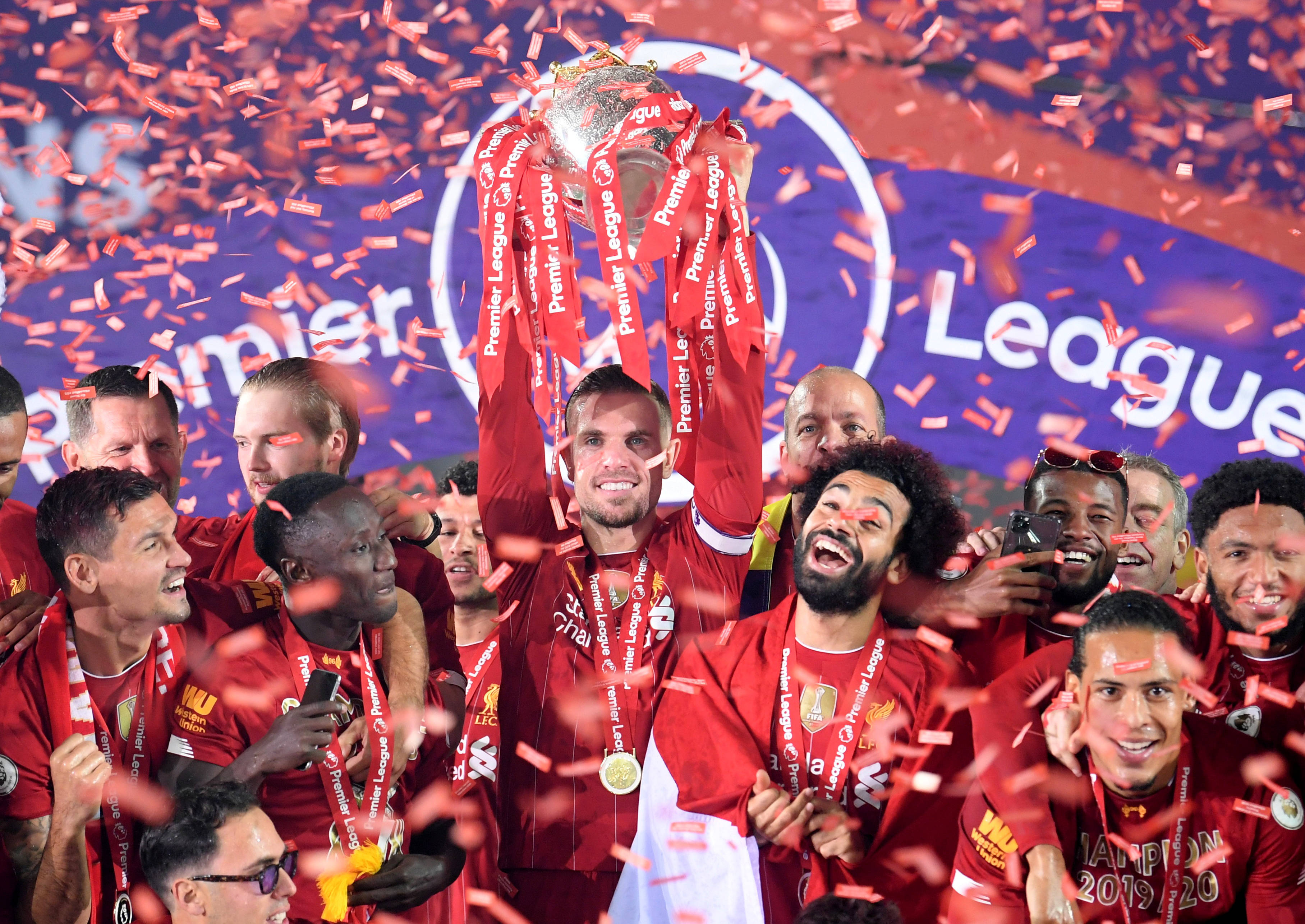 每体：阿劳霍大概率将在周中欧冠继续首发，加西亚代替孔德（每体：周中欧冠阿劳霍有望继续首发，加西亚顶替孔德出战）