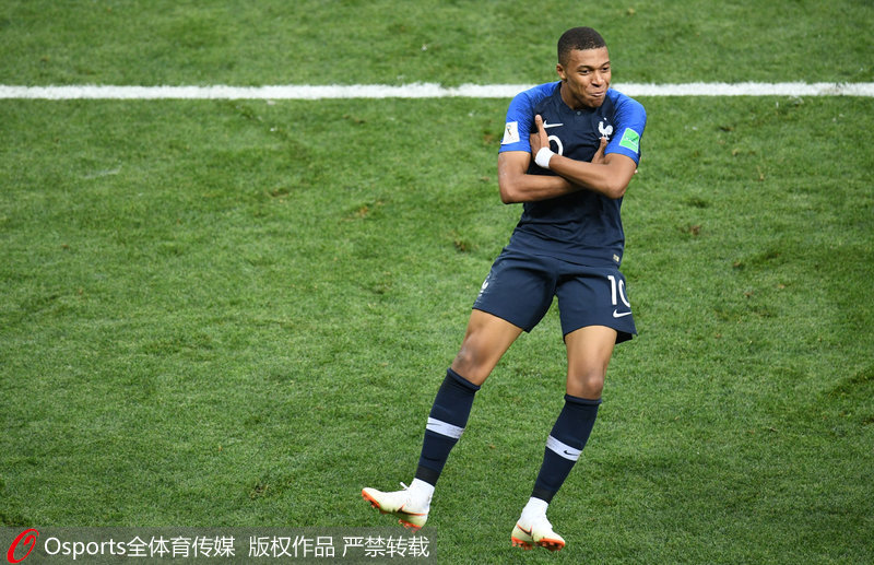 记者：海港对奥斯卡健康状况高度关切，通过多种方式表达慰问