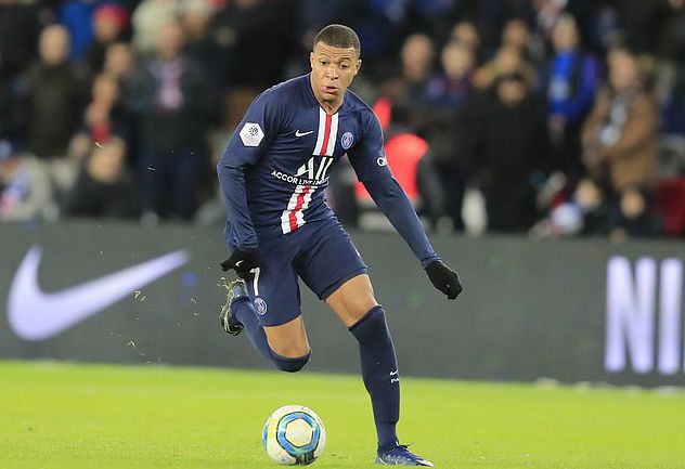 长江后浪推前浪！今日C罗两个纪录遭哈兰德姆巴佩赶超（新生代崛起！哈兰德、姆巴佩今日双双超越C罗两项纪录）