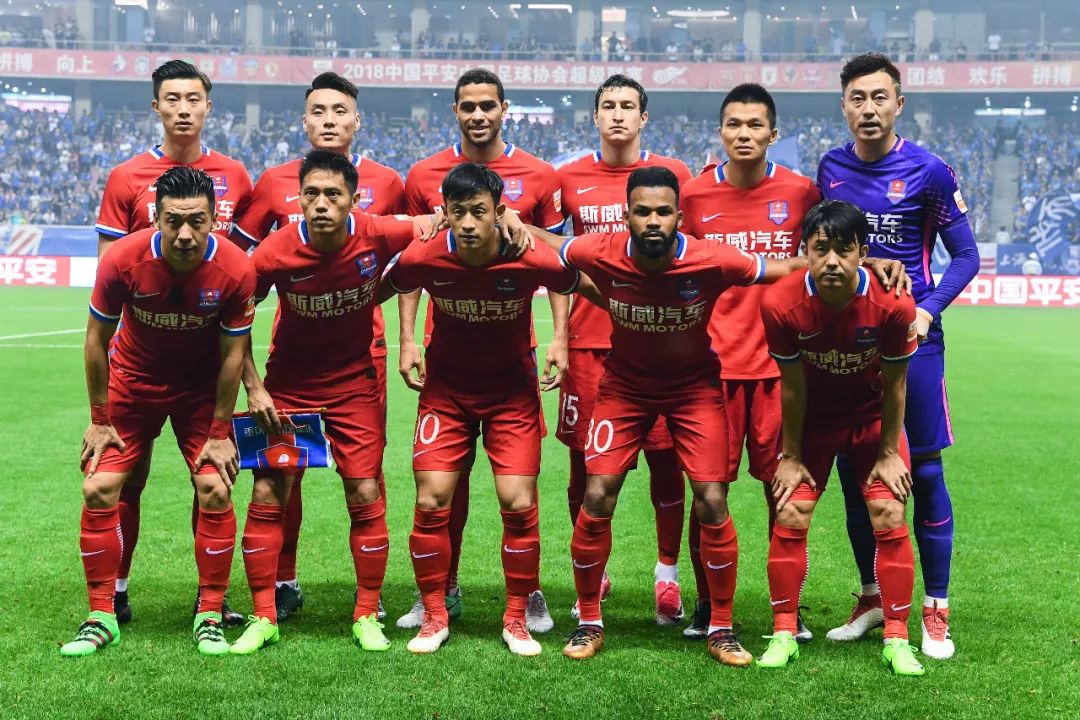 佩德里：梅西是历史最佳球员，希望有朝一日与他再次并肩作战（佩德里称梅西为史上最佳，期待未来再度并肩作战）