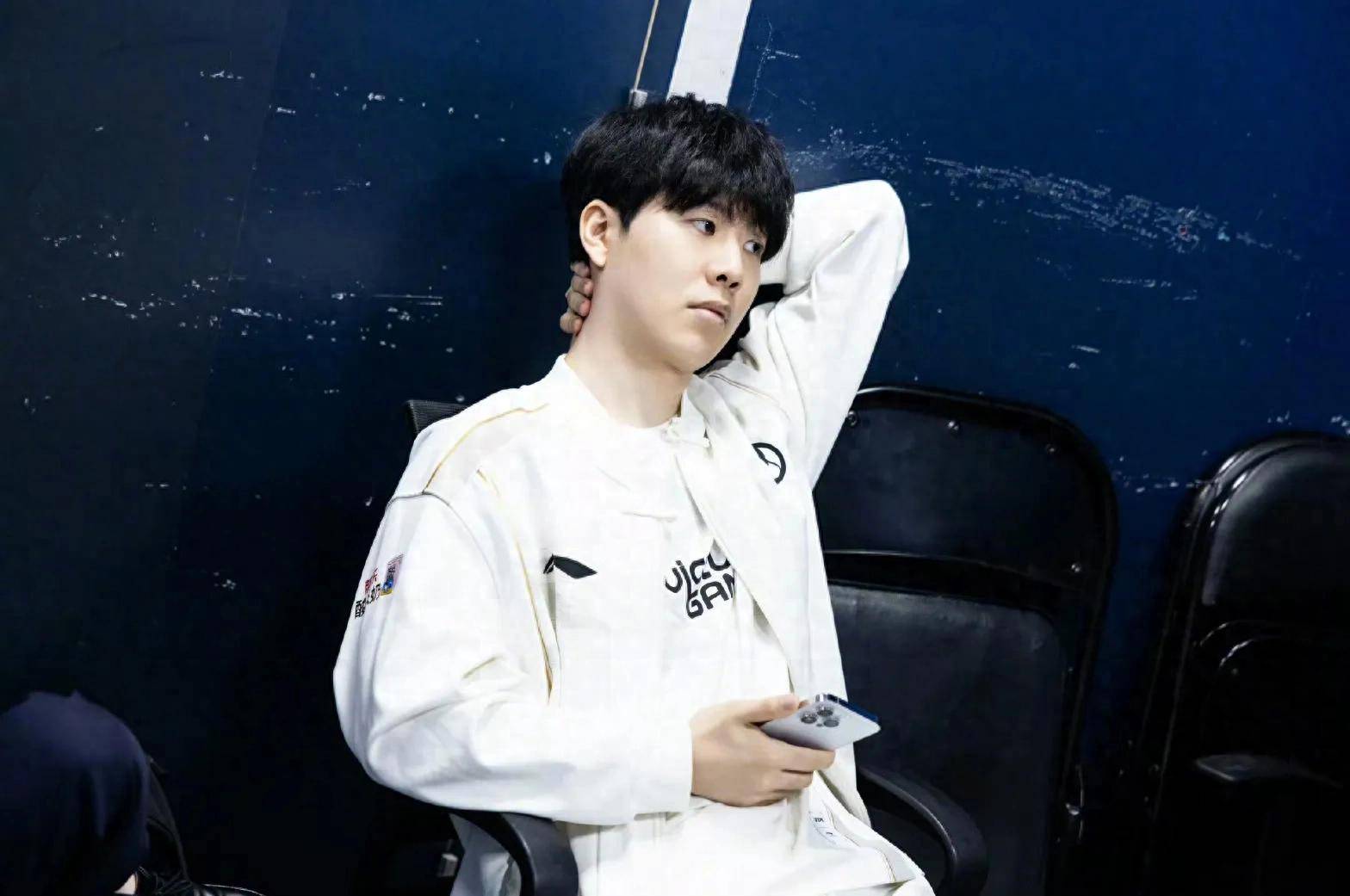 自MSI成立以来，LPL队伍第一次在BO5里完成对LCK队伍的横扫