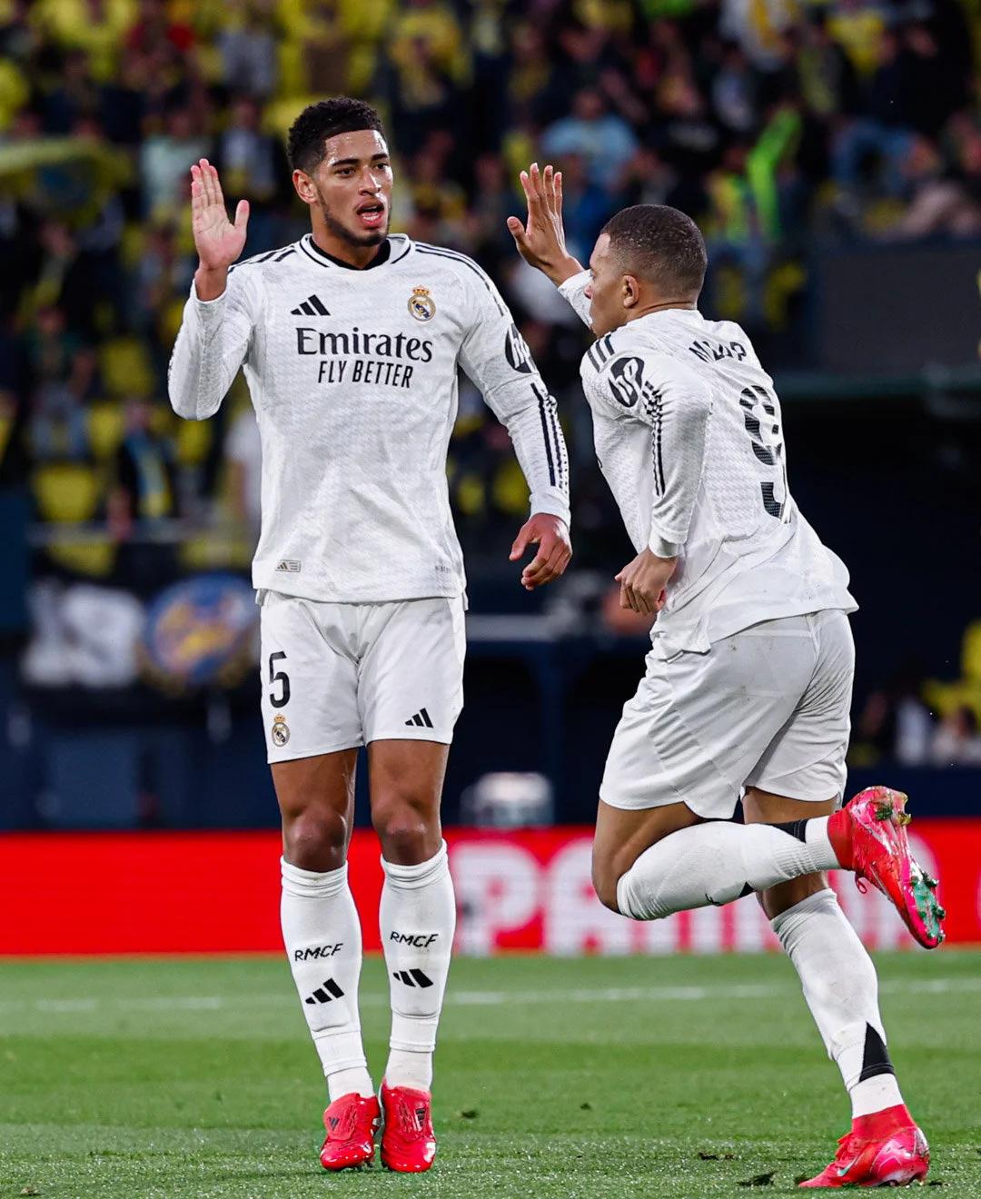 骑行爱好者穿骑行服唱说唱拍MV，运动体验别样精彩