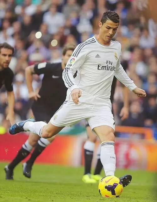 足球传控体系的核心逻辑